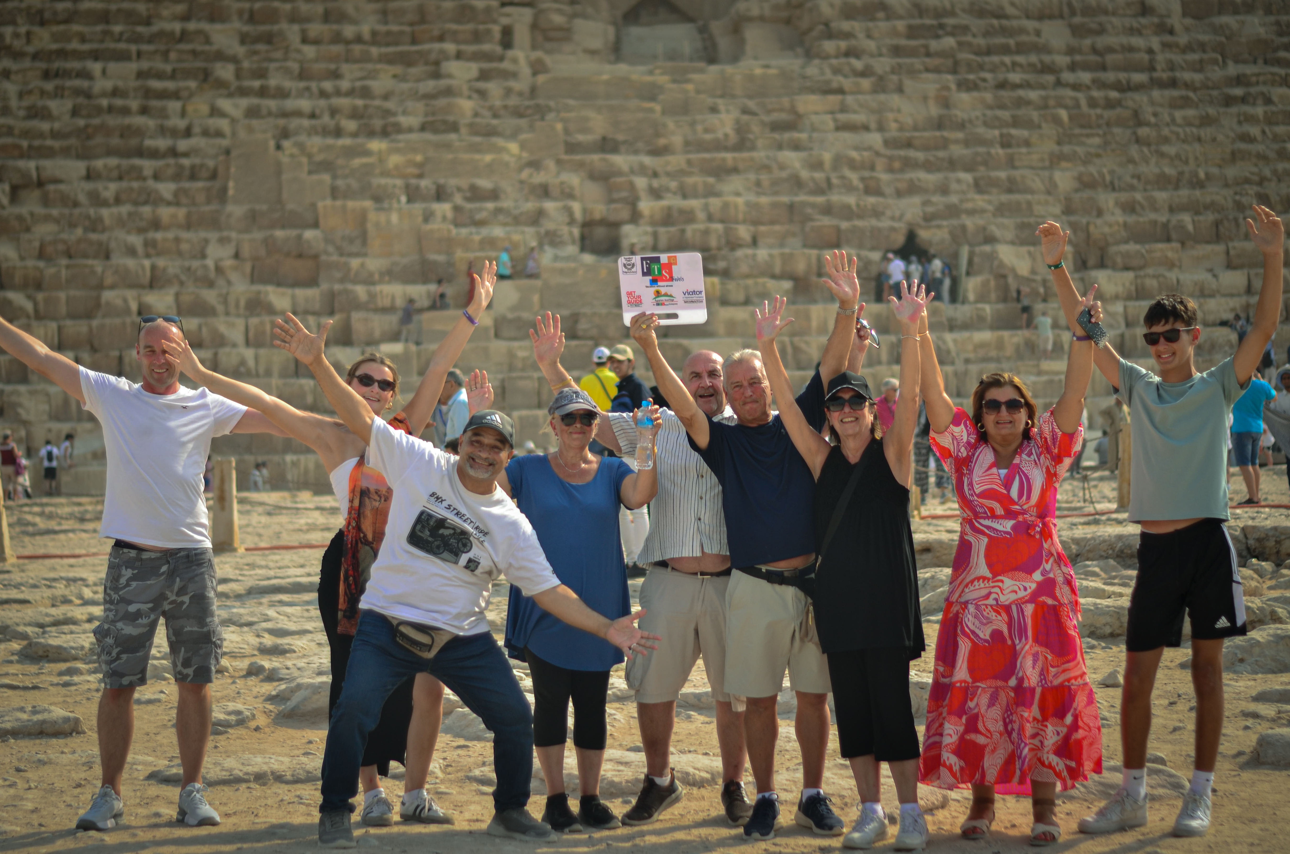 von Hurghada zu den Pyramiden Tagestour mit dem Bus