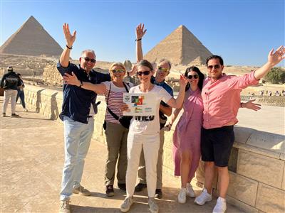 Ganztägige Hurghada Pyramiden Ausflug mit dem Flugzeug