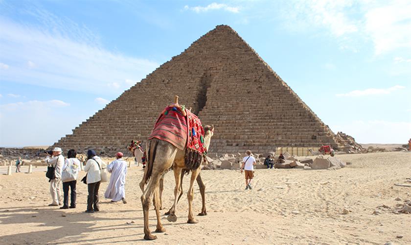 Pyramiden mit dem flugzeug von Safaga