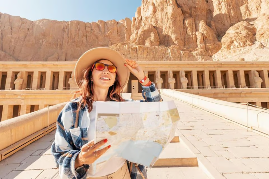 Übernachtung mit dem Flugzeug von Kairo nach Luxor