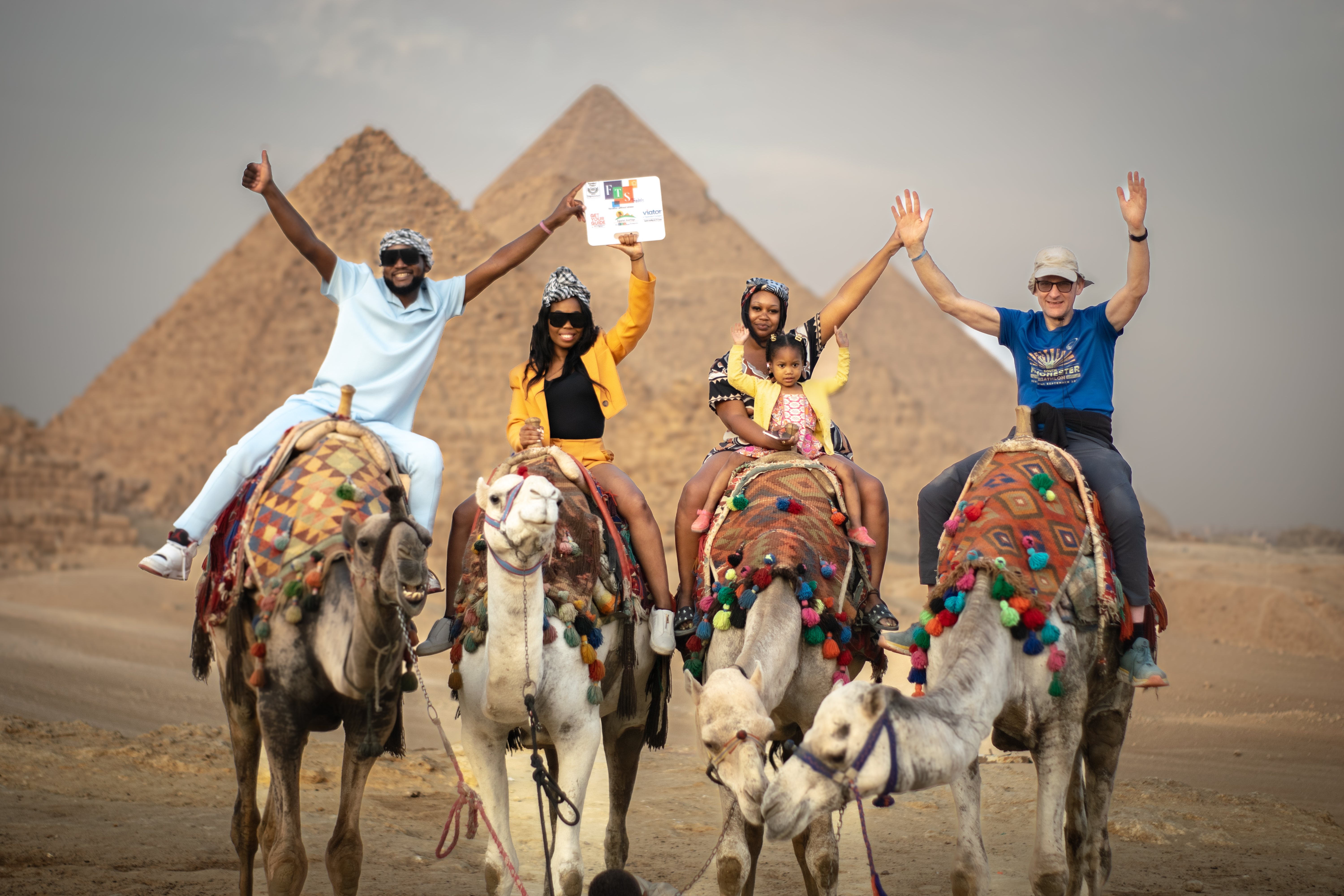 Von Sharm El-Sheik zu den Pyramiden mit Flugzeug Tagestrip