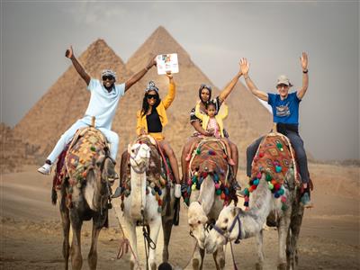 Tagestrip von Sharm El-Sheik zu den Pyramiden mit Flugzeug